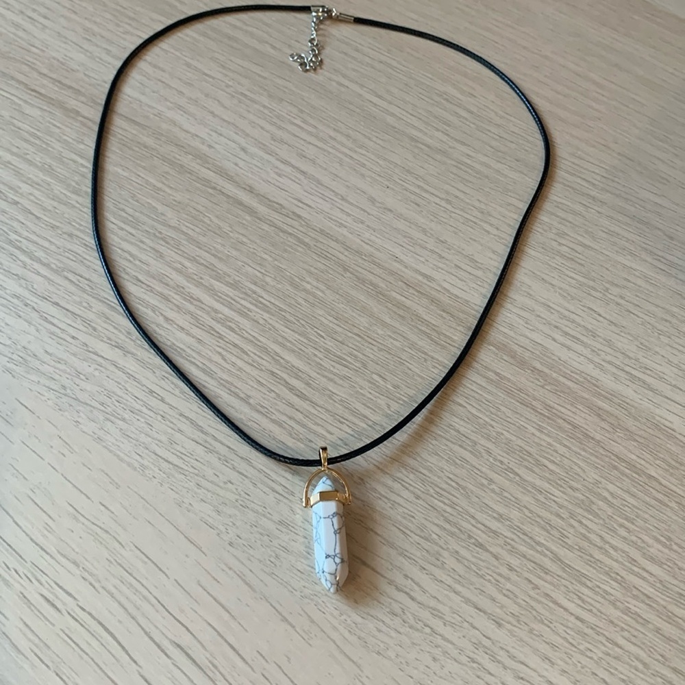 ⭐️ 5 for 20$! ⭐️ White and Gold Pendant